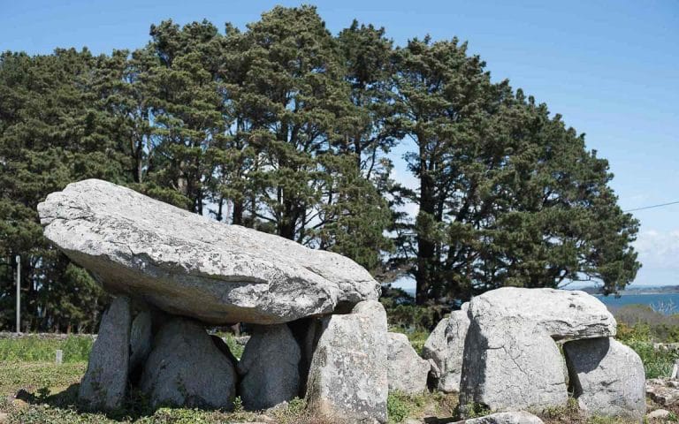 Dolmen de Penhap sur l'Ile aux Moines proche de notre gite dans le golfe du Morbihan